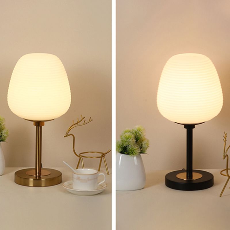 Flowerbud-Glas Nachttisch Lampen Einfachheit 1 Lichttisch Licht für Wohnzimmer