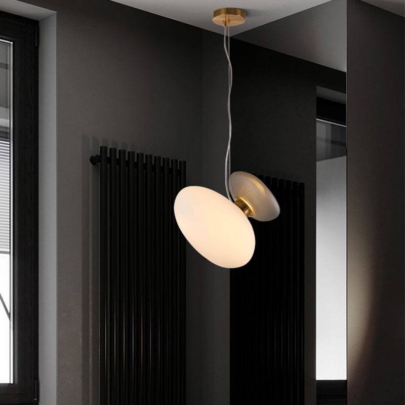 2 ampoules Salle de salle à manger Pendante Lumière post-moderne Éclairage de suspension en laiton avec caillou