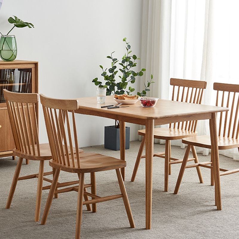 Moderne eiken houten tafel in de natuur rechthoekige eettafel met houten basis en 4 poten