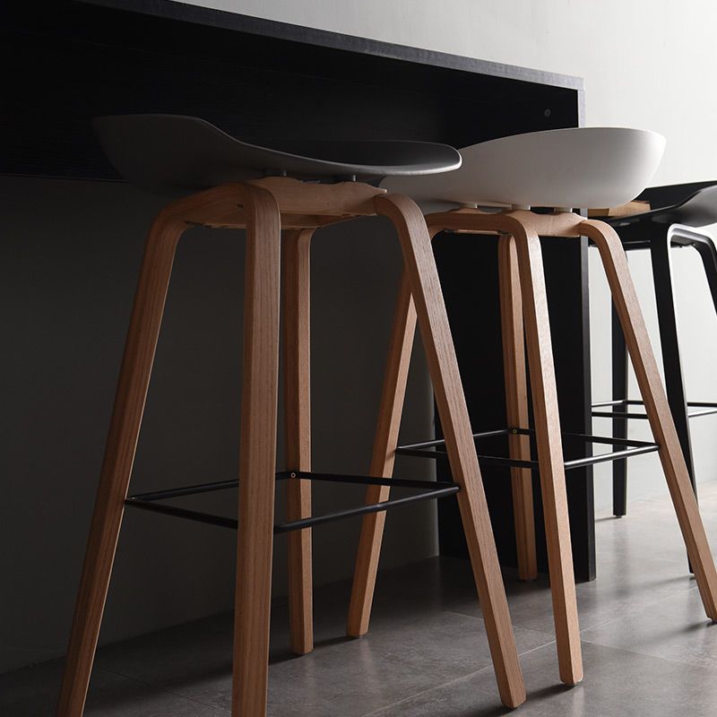 Modern Beech Bar Stool Backrest Bucket Counter Height Stool with Plastic Seat