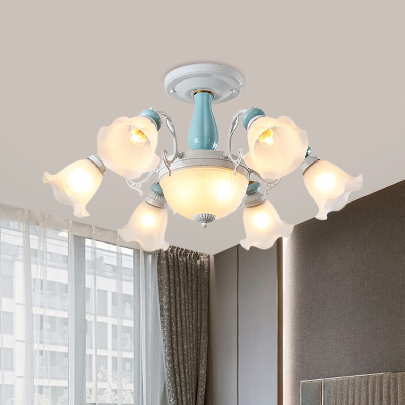 Lámpara de luz de semi descarga de 8 bombas de estilo colonial lámpara de techo de vidrio blanco de flor con detalle de cerámica