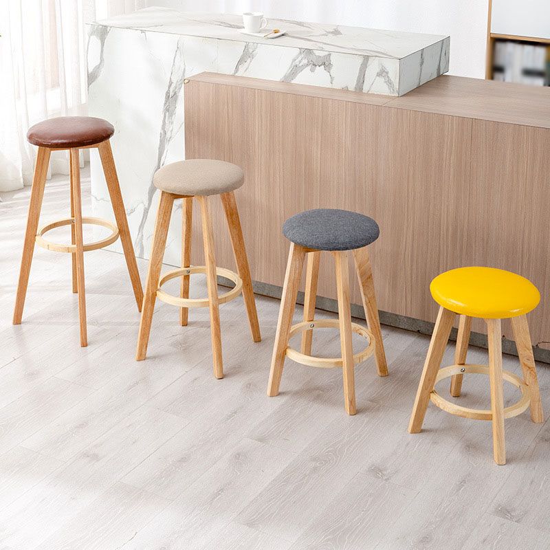 Scandinavian Matte Finish Solid Wood Bar Stool Restaurant Footrest Stool