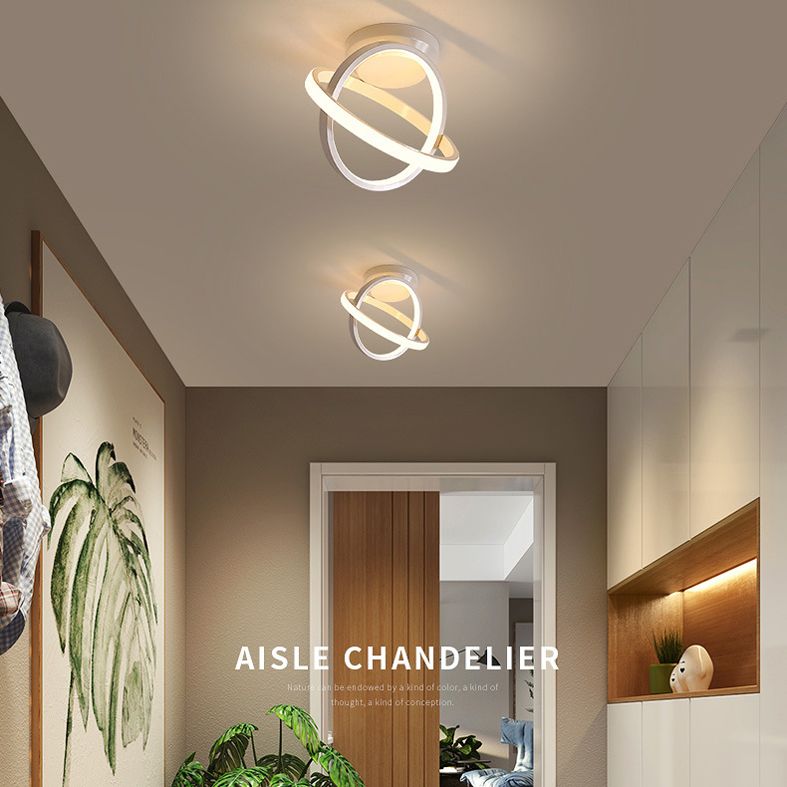Plafoniera a LED lineare a 2 luci in un moderno e semplice apparecchio da soffitto in alluminio con paralume in silicone