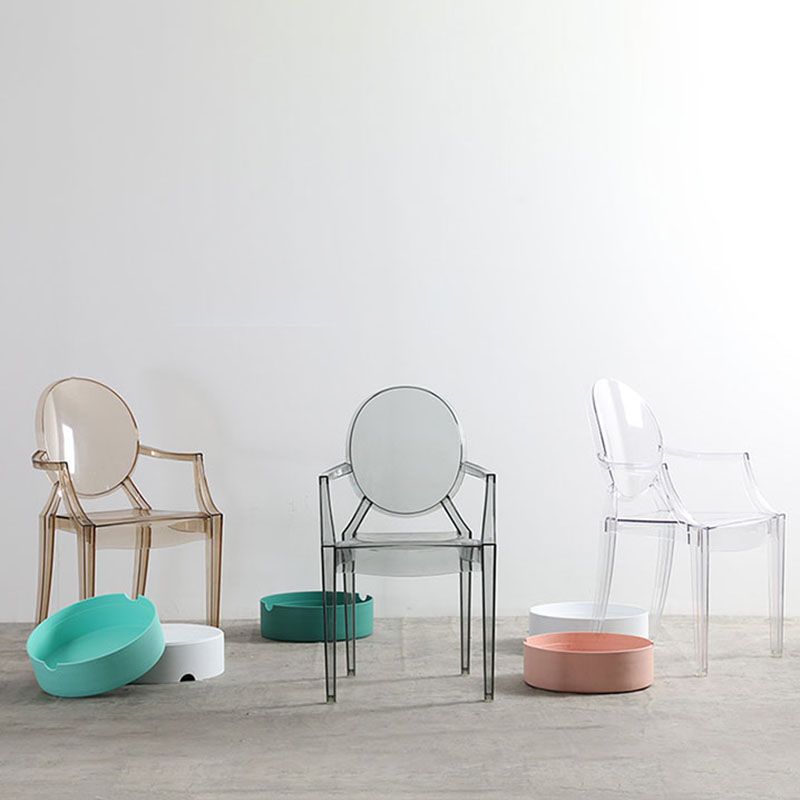 Silla lateral plástica apilable de comedor con parte posterior abierta del brazo de diseño nórdico
