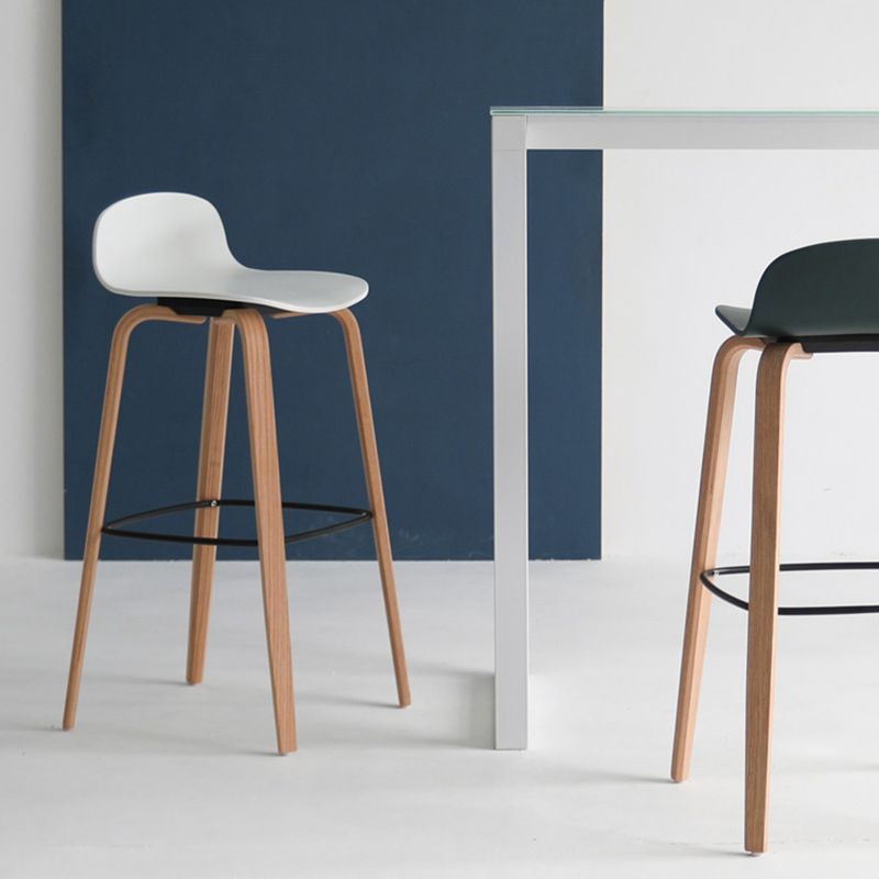 Plastic Low Back Bar Stools Scandinavian Beech Wood Base Barstool