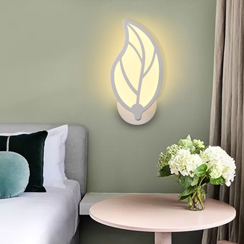 Leaf Shape Wall Lamp Modern Style Acrylic 1 Light Sconce in White
