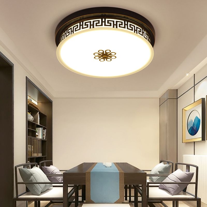 Modern Metal Ceiling Light Circle Shape LED Flush Mount with Glass Shade for Living Room