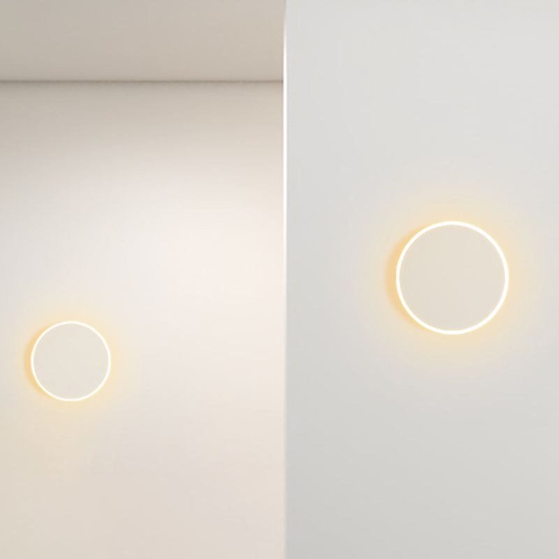 Round Shape Metal Wall Light Modern Style 1 Light Wall Mounted Lamp in White