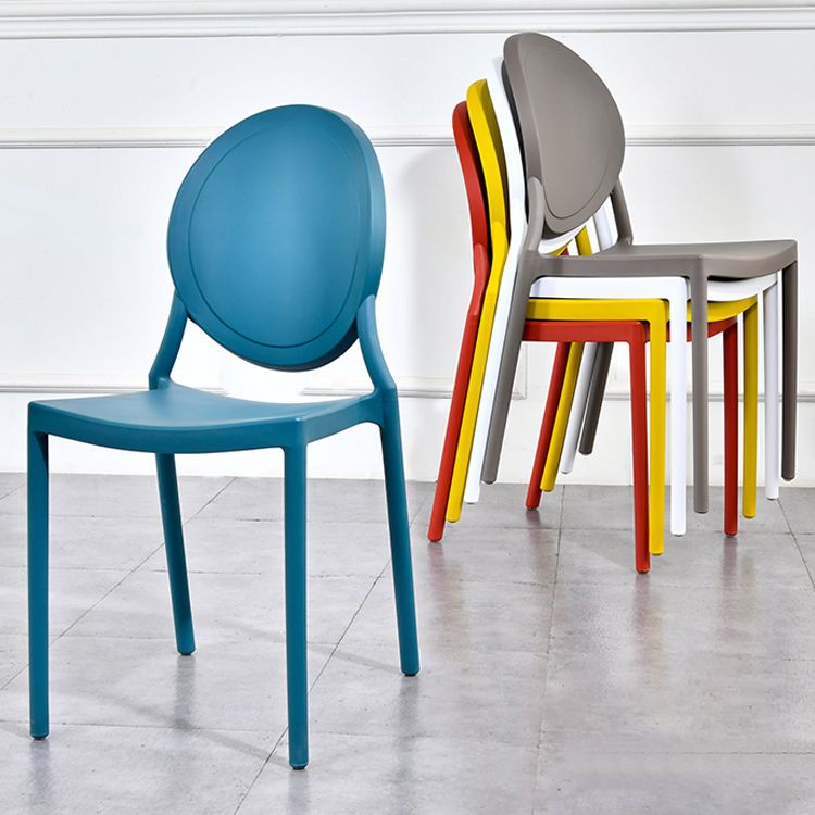 Chaise d'appoint scandinave à dossier ouvert, chaise de salle à manger empilable en plastique
