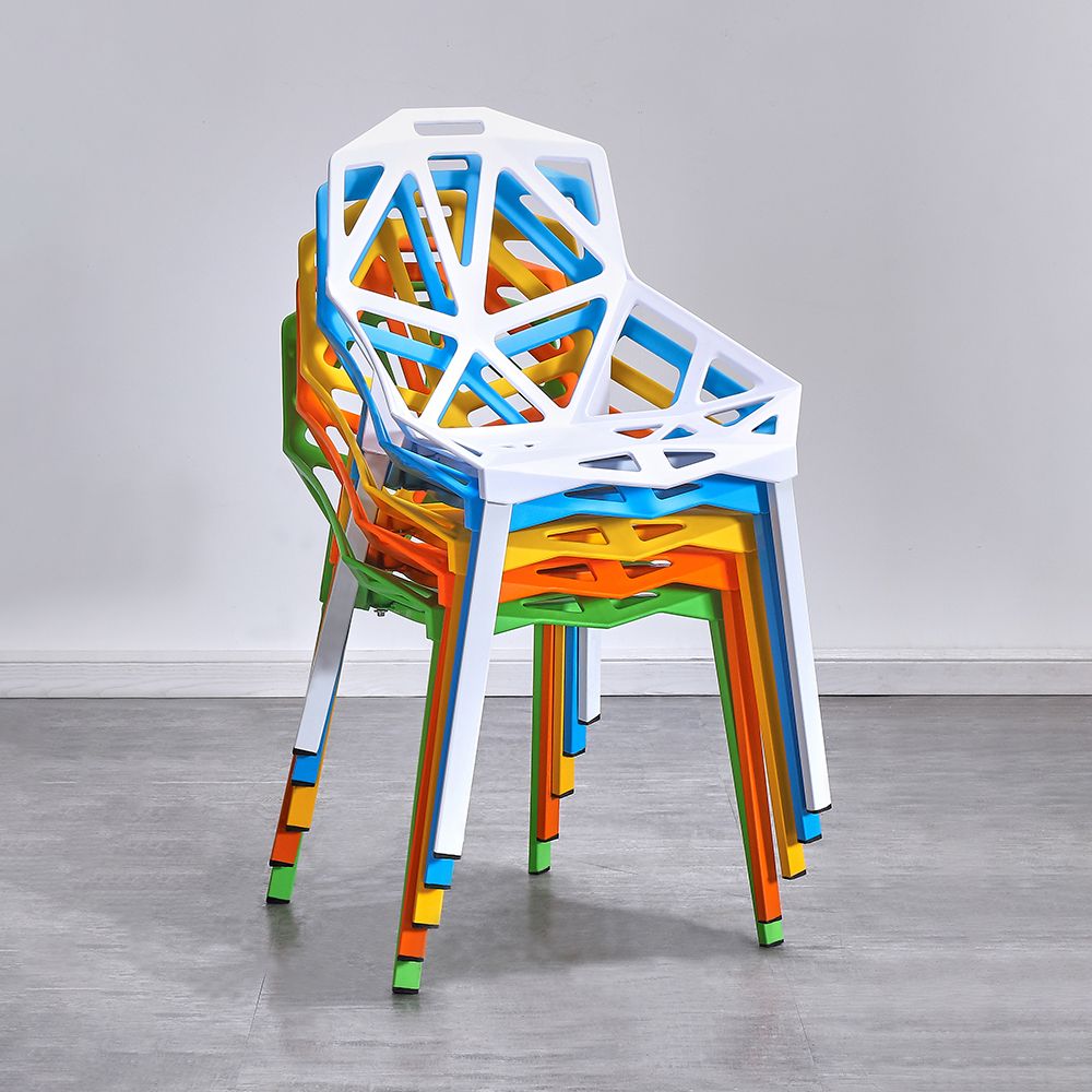 Chaise de salle à manger sans bras en plastique contemporain chaise latéral croisée pour usage à domicile