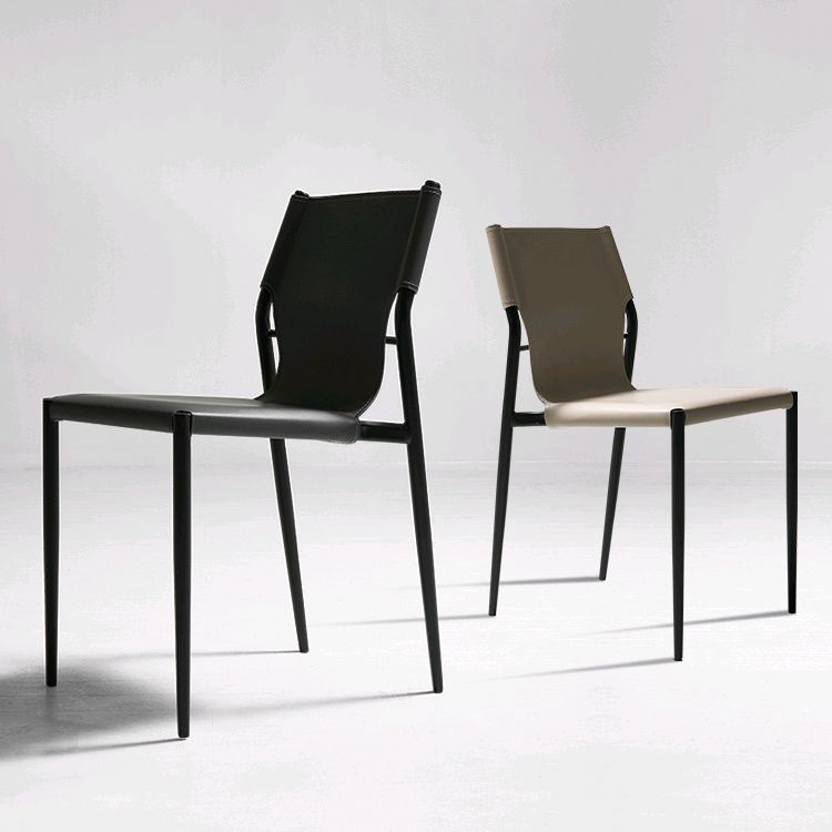 Silla auxiliar de comedor de cuero contemporánea con acabado mate y respaldo sólido (juego de 2)