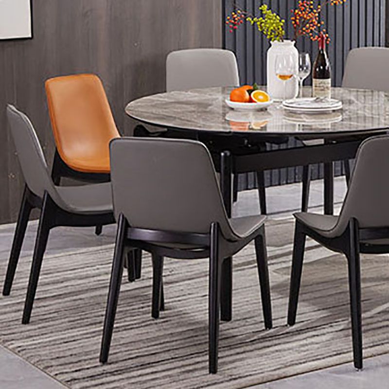 Chaise de salle à manger en cuir avec dossier solide et pieds noirs, maison industrielle