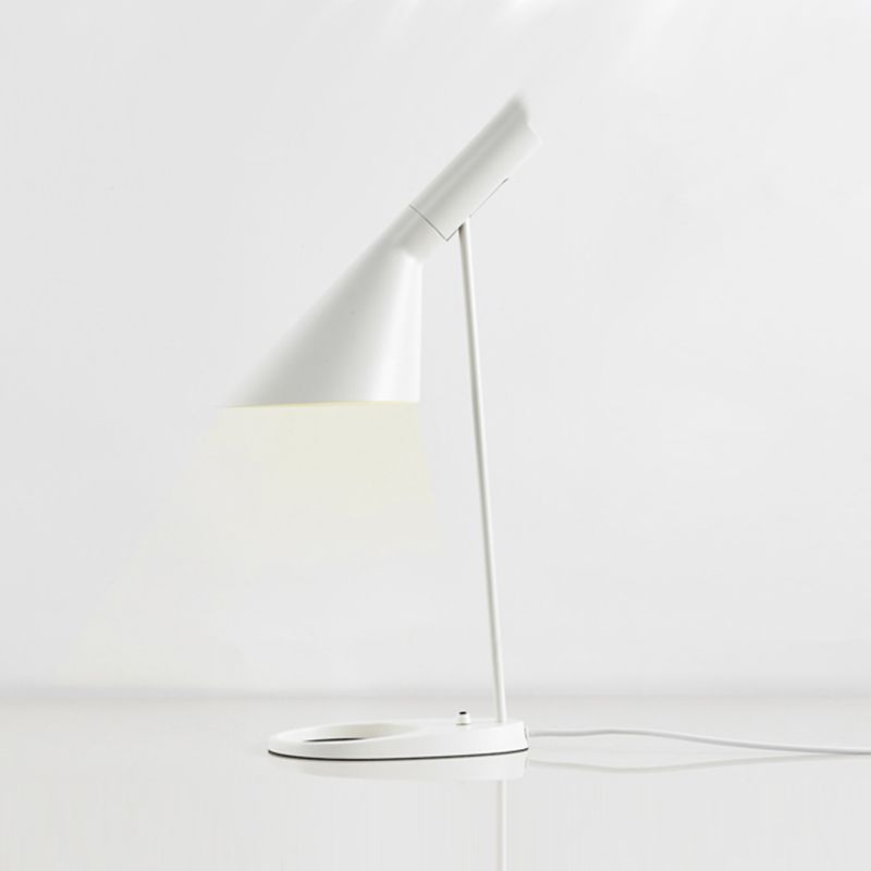 Moderni lampada da tavolo geometrica lampada da scrivania in metallo per soggiorno camera da letto