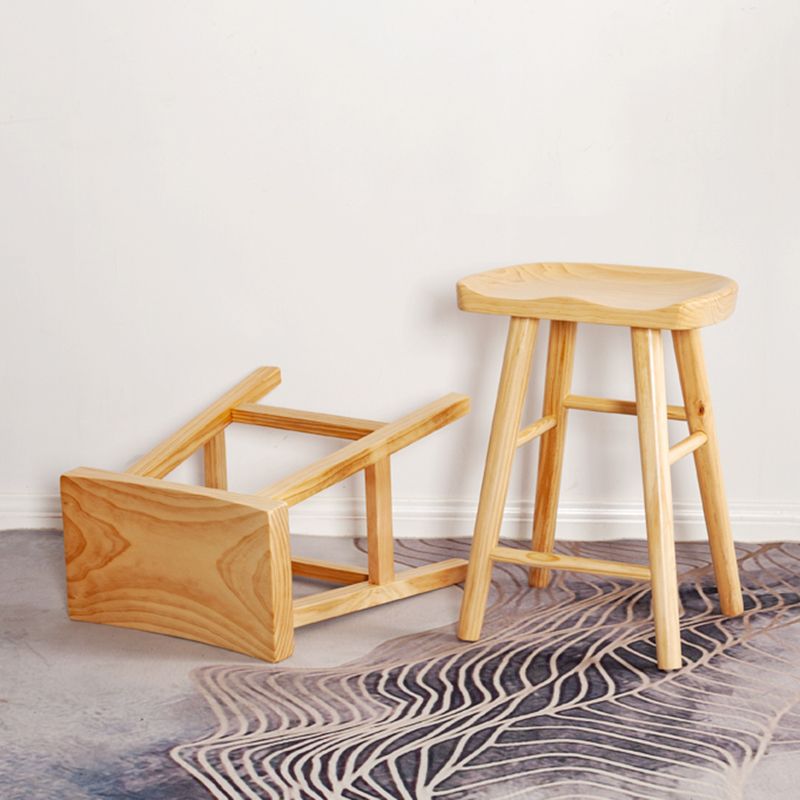 Zeitgenössischer klappbarer Barhocker aus massivem Holz für den Innenbereich mit Holzsitz und Fußstütze