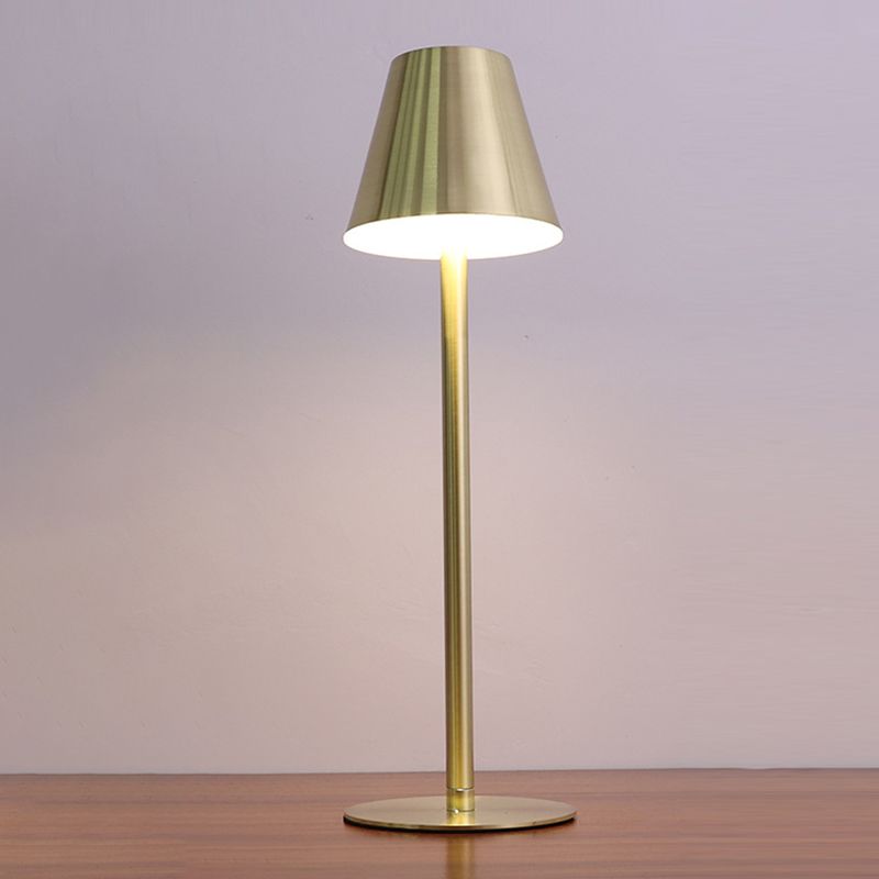 Zeitgenössische Tischlampe 1-Licht-LED-Metallkegel-Tischlicht für Esszimmer