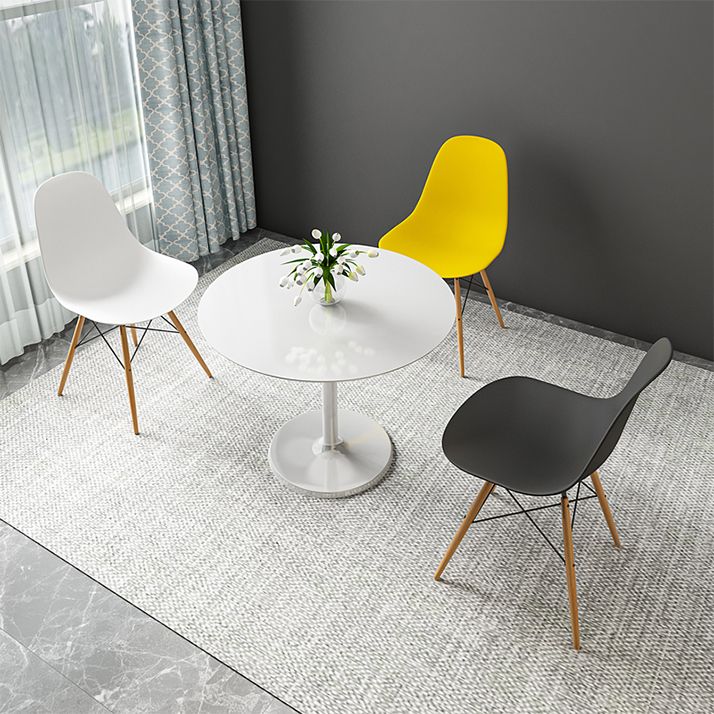 Silla lateral de comedor de comedor escandinavo de madera