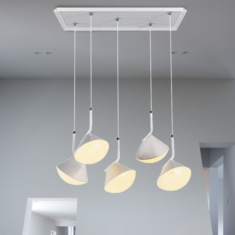 Lámpara de techo de cono blanco Metal 5 luces Luz de comedor Luz de comedor con difusor acrílico