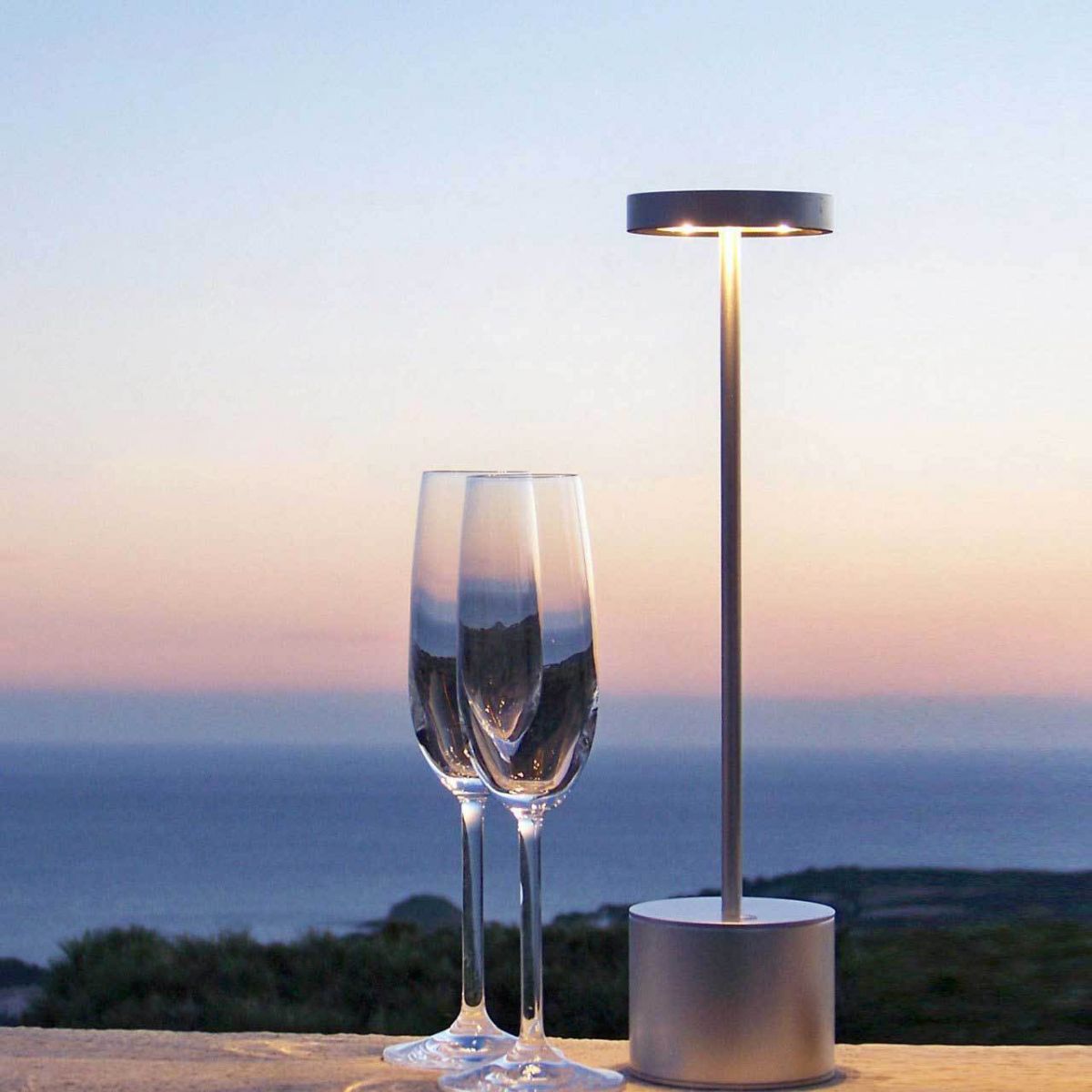 Minimalistische stijl LED-tafellamp Metalen tafellamp voor woonkamer slaapkamer
