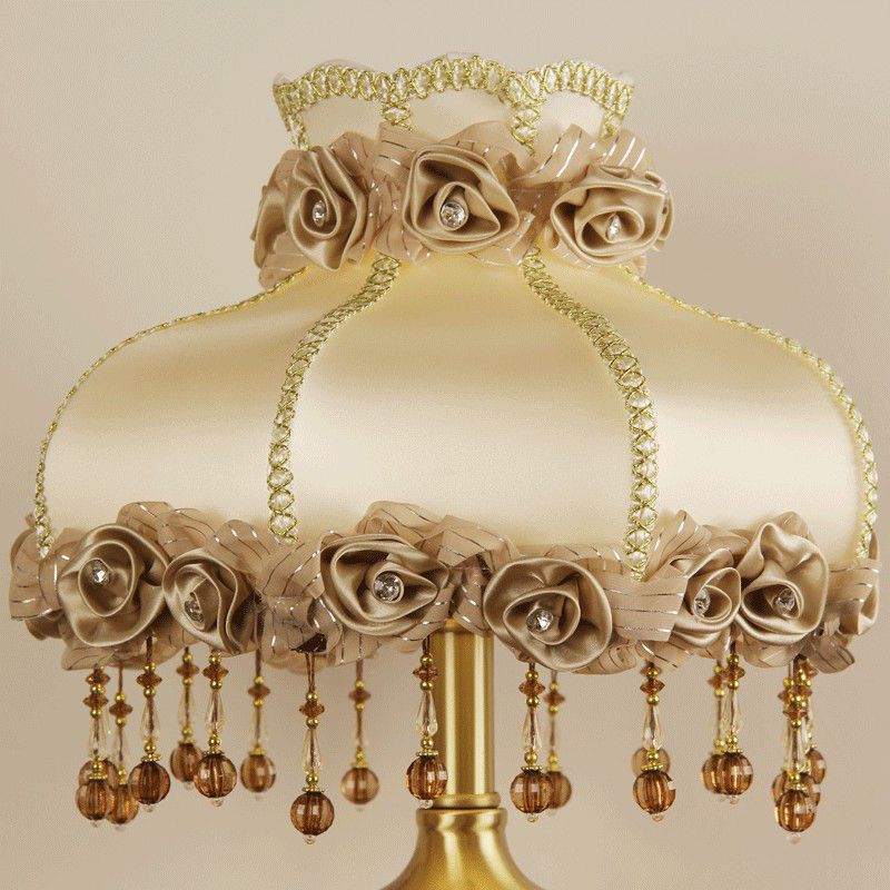 Messing 1-bulb nachtstandaard vintage stof bloemtafel licht met kralenafwerking