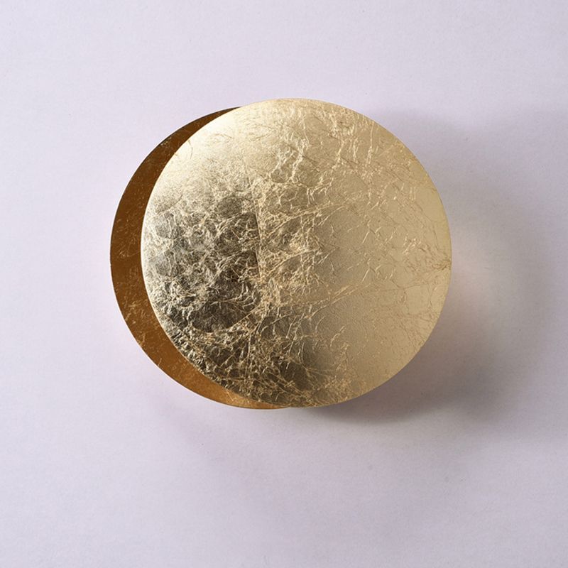 Metal LED Rotatable Wall Sconce in Modern Creative Style Gold Foil Circular Wall Lamp for Bedroom