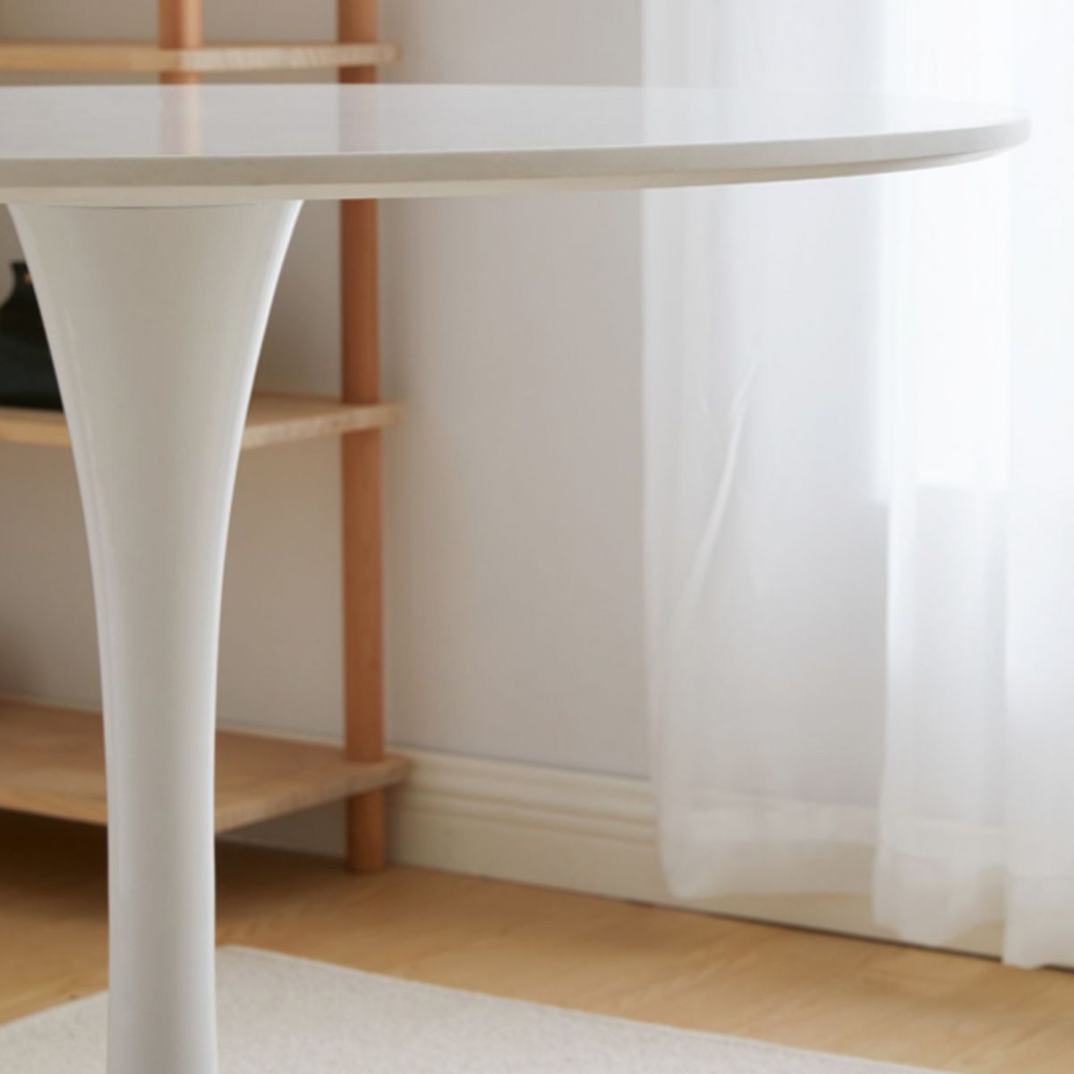Simplicity Style Round Table Wood Dining Site Table with Tulip Base