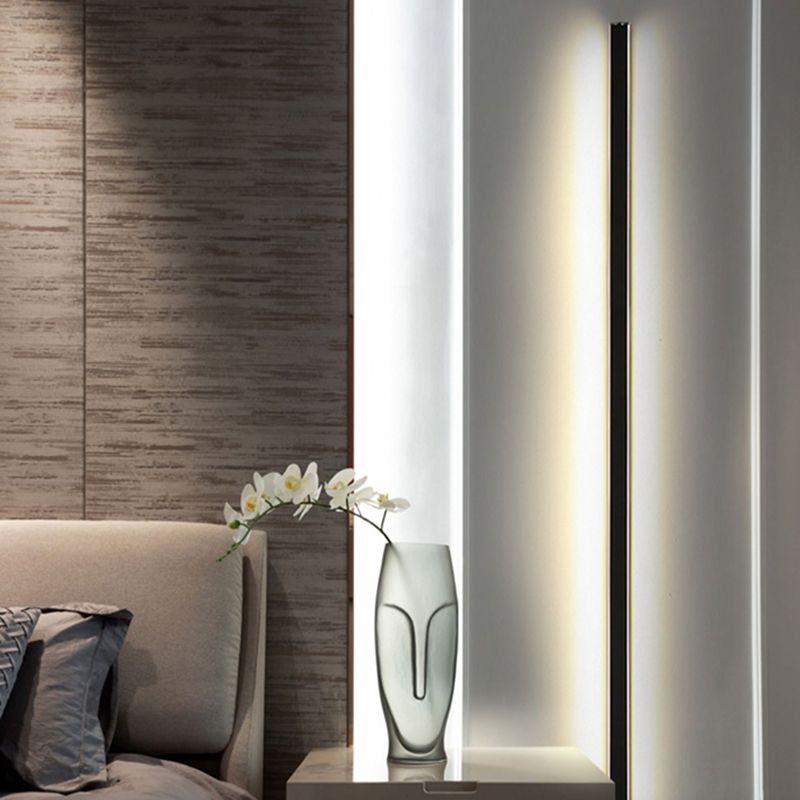 Metal Linear Shade Wall Lighting Modern 1-Light Wall Mounted Light Fixture