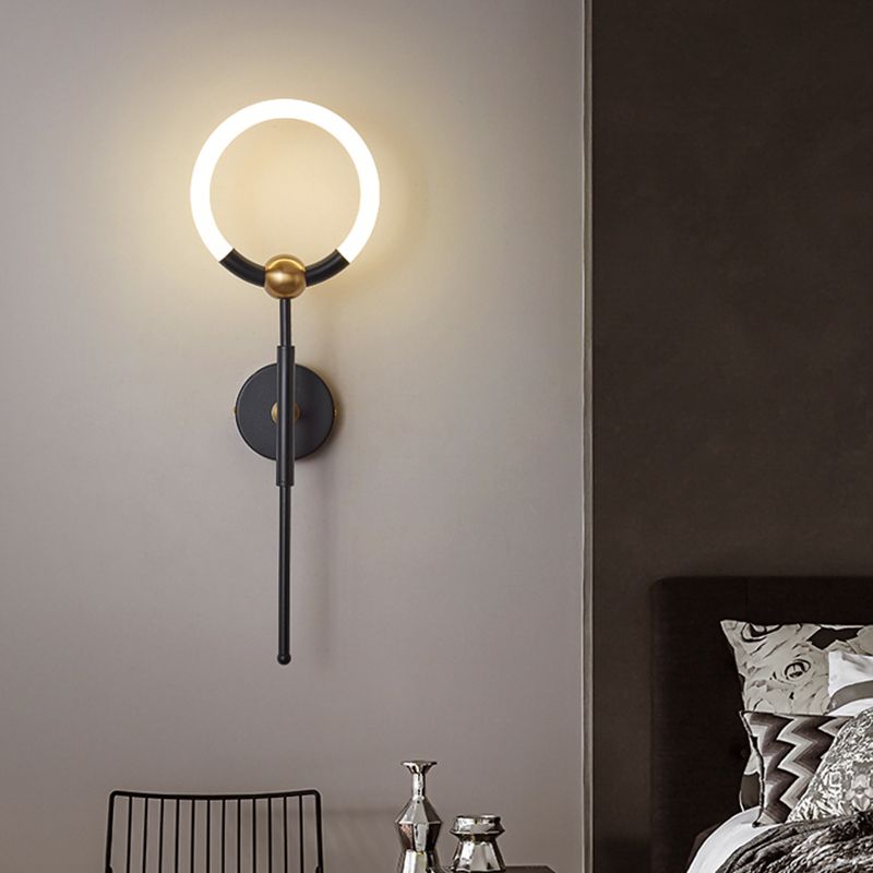 Salon Murne Gamique Postmodern Metal Wall Murd Lightture avec une teinte acrylique