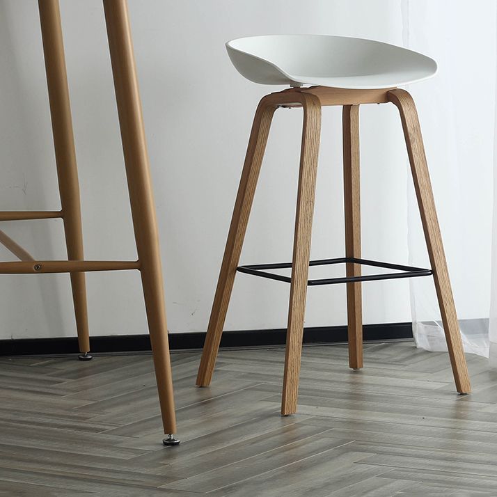 Taburetes contadores simples contemporáneos taburete de bar de madera interior con patas de 30 pulgadas con asiento de plástico