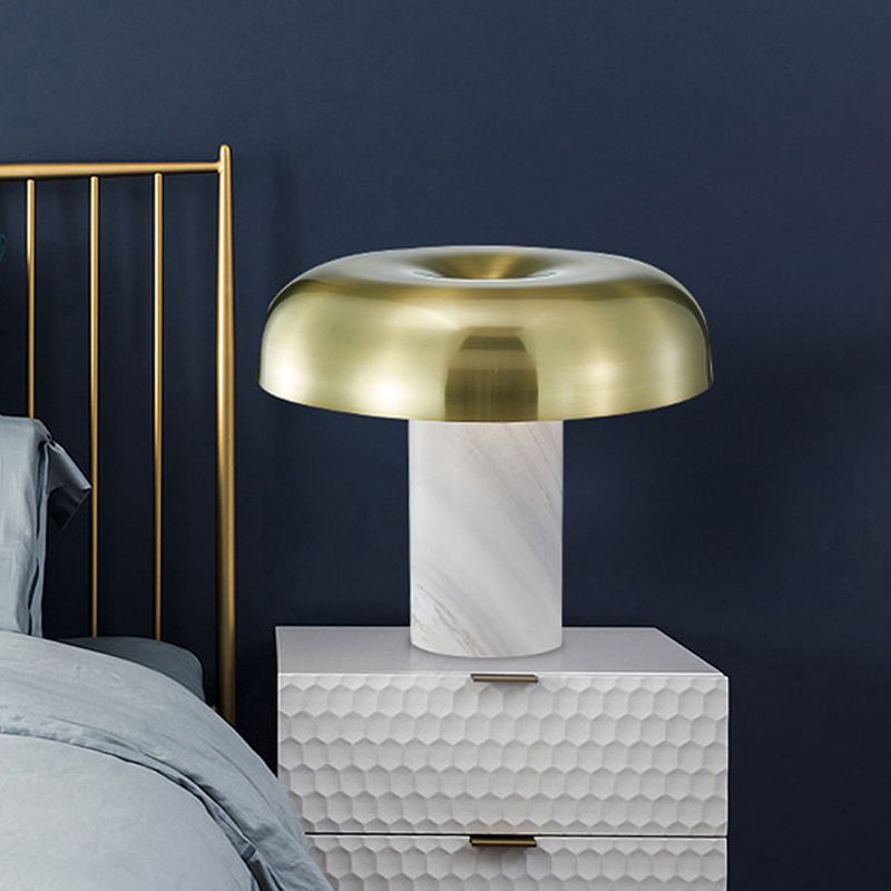 Fungo tavolo da tavolo leggero marmo minimalista in marmo a 1 luci bianca e bronzo lampada notturna