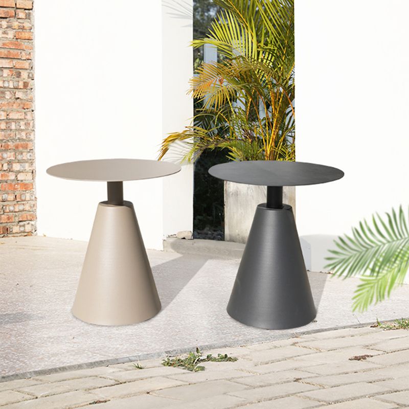 Industrial Outdoor Table Round Dining Table with Pedestal Base