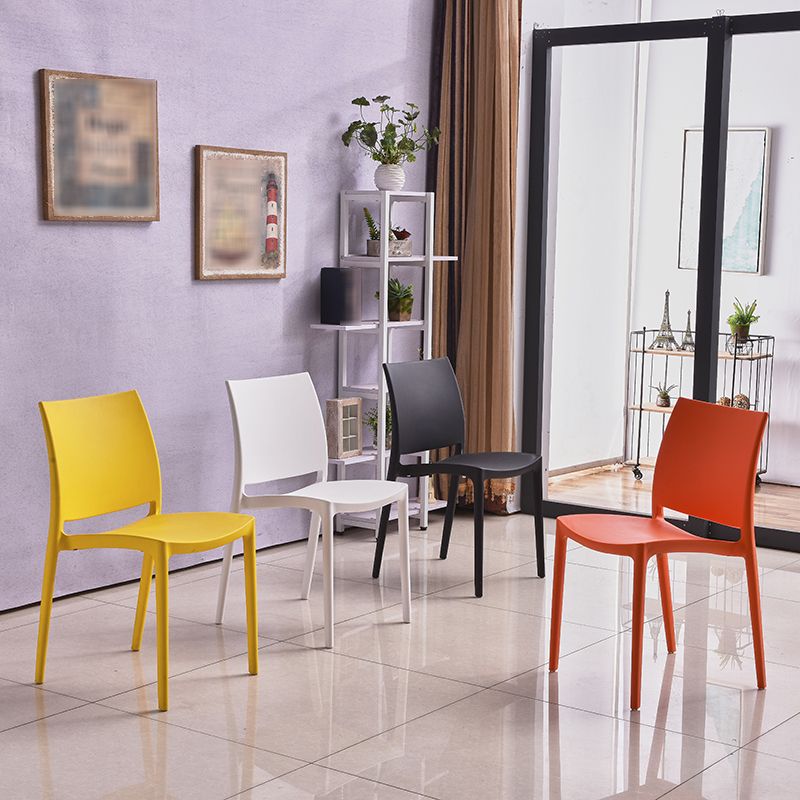 Silla lateral de comedor escandinava sin brazos con respaldo abierto Sillas laterales de comedor de plástico
