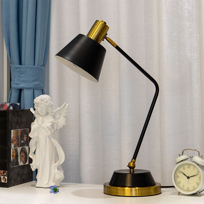 Lumo da tavolo metallico moderno per gli occhi per gli occhi per gli occhi per il salotto della camera da letto dello studio