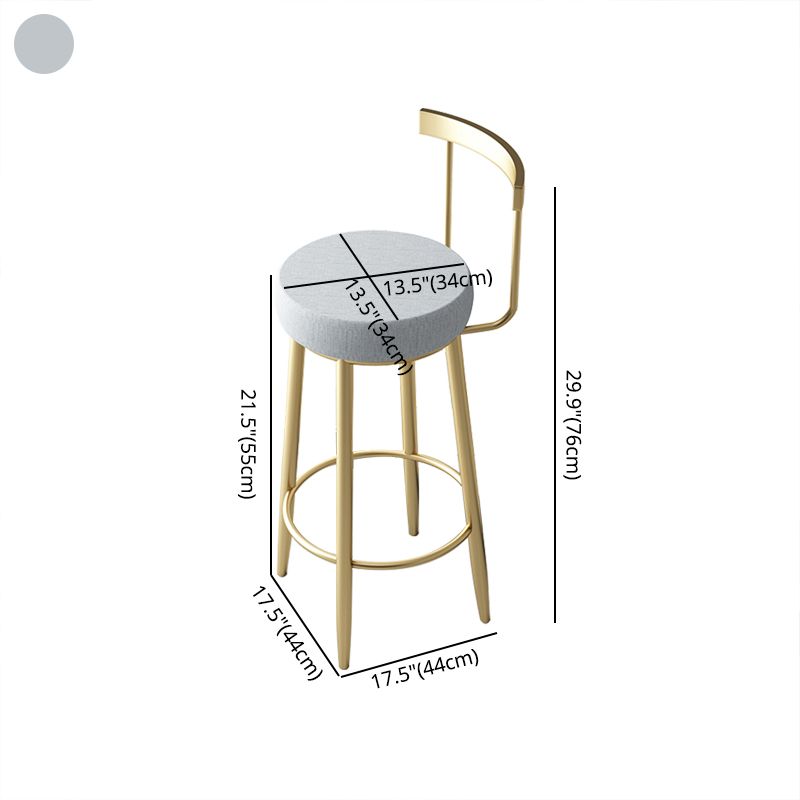 Taburete de bar con respaldo bajo y cojín de terciopelo estilo Glam, con patas de metal