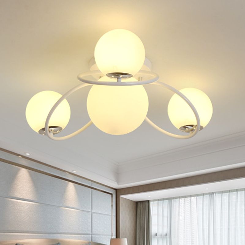 4-Lamp Slaapkamer Flush Verlichting Modernisme Wit/Zwart Plafond Flush Mount met ronde melk glas Shade