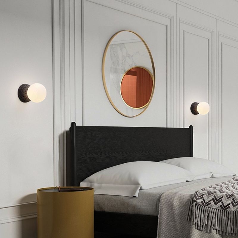Mini Globe SCONCE LAMP Moderne stijl Mat wit glas 1 bol woonkamer wandmontage licht in zwart