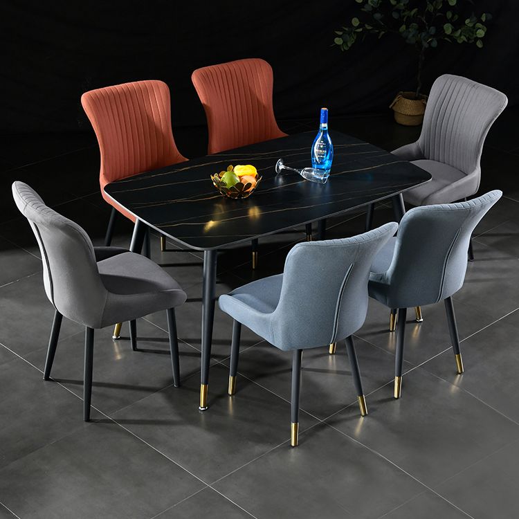 Eigentijdse metalen eetkamerstoelen gestoffeerde zijstoelen voor de taak voor thuisgebruik