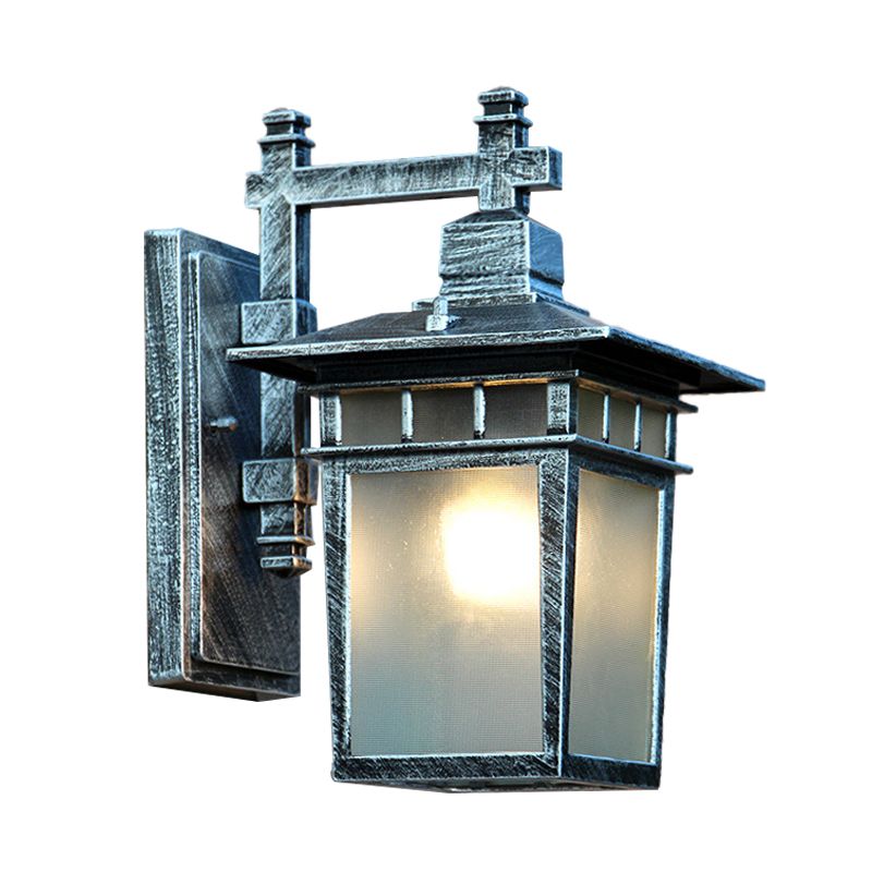Lampada da parete rustica per montaggio a parete a 1 lampadina in alluminio argento invecchiato con paralume in vetro traslucido