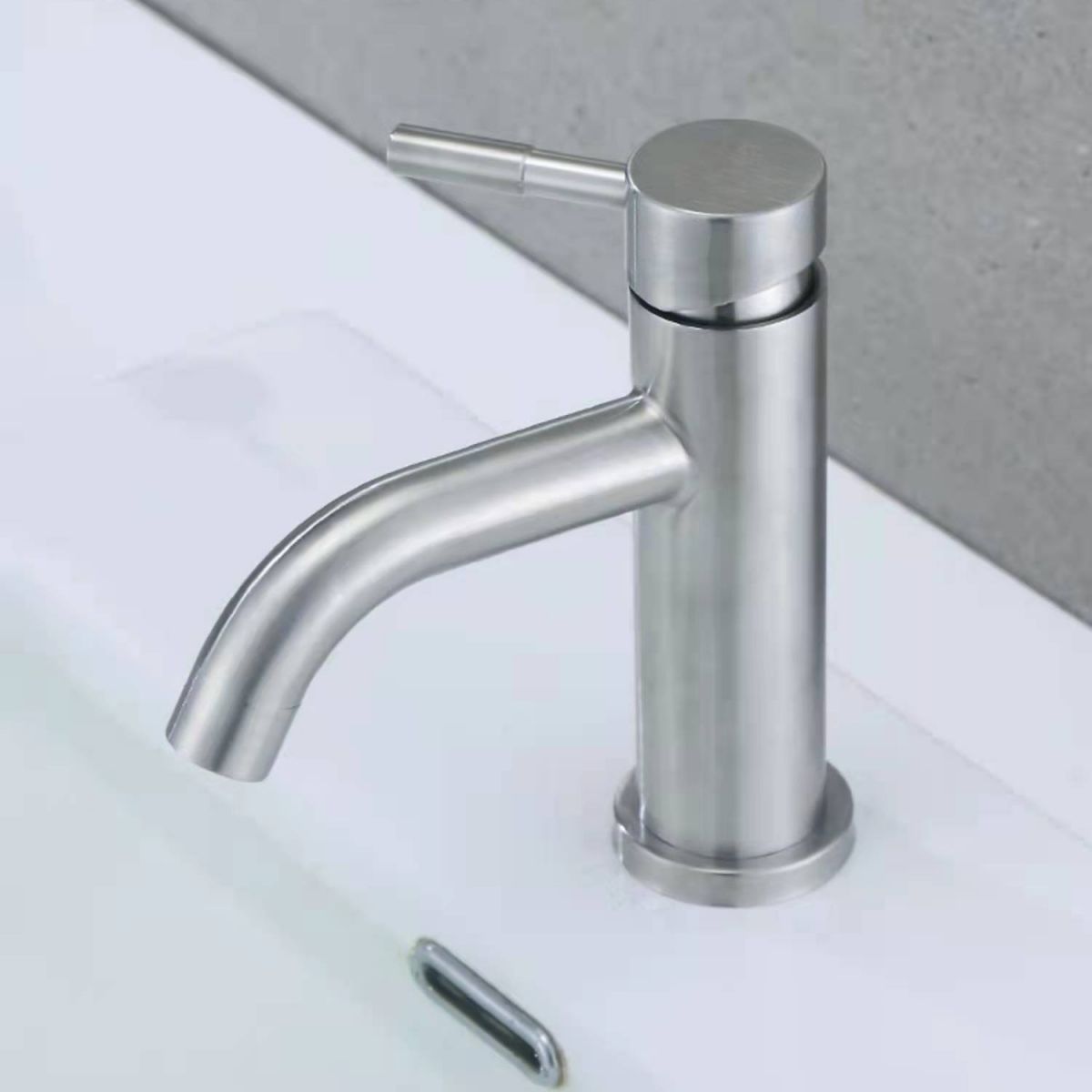 Stainless Steel Bathroom Faucet Chrome Lever Handle Sink Faucet with 1 Hole