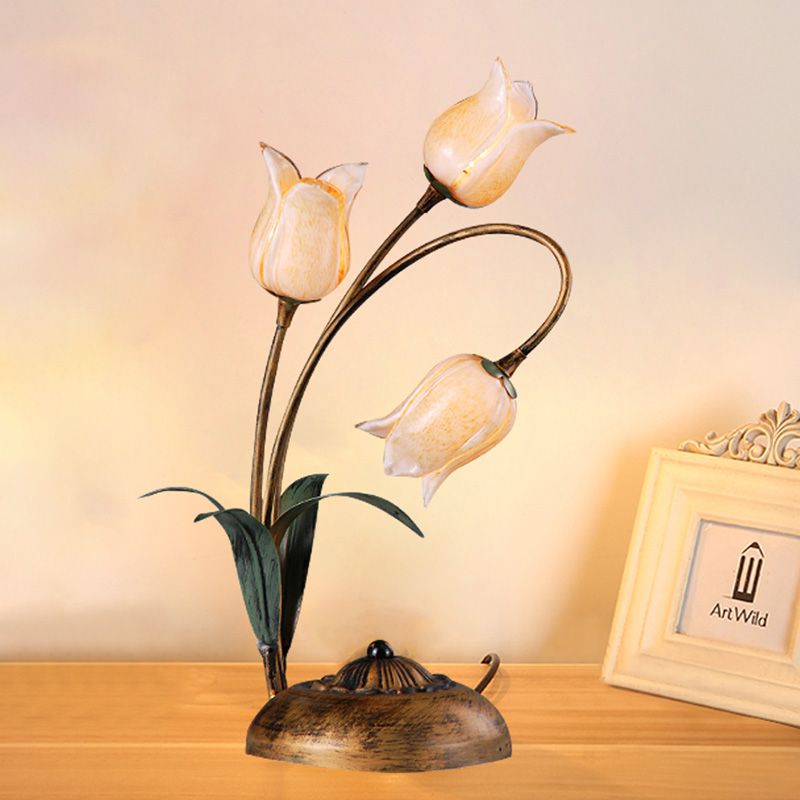 Messing 2/3/7 Köpfe Nachttisch Beleuchtung American Garden Metal Tulp LED Night Tischlicht für Wohnzimmer