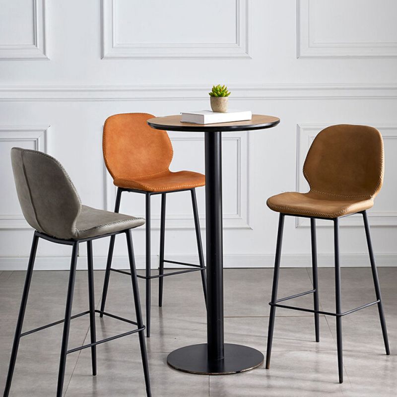 Taburete de barra de hierro de estilo moderno con taburete de bar de espalda baja del reposapiés