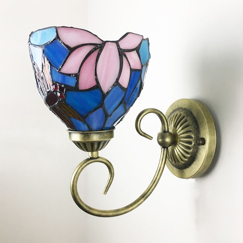 Metal Brass Wall Sconce Swirled Arm 1-Light Tiffany Wall Hanging Light with Geometry Cut Glass Shade