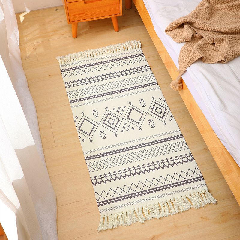 Hand-woven Fringed Rug Boho Pattern Rug Stain Resistant Carpet for Living Room