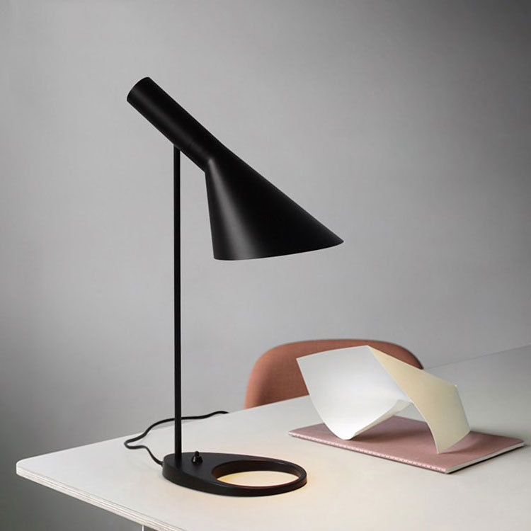 Geometrische Formmetalltischlampe Moderne Style 1 Light Tischlampenleuchten