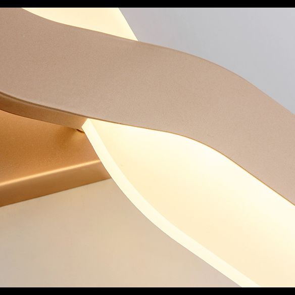 Contemporary Style Wall Light Rotatable LED Acrylic Sconce Light Fixture for Bedside