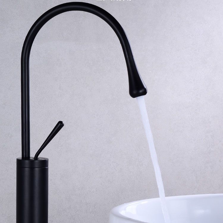Modern Floor Mounted Single Handle Freestanding Tub Filler Metal Freestanding Faucet