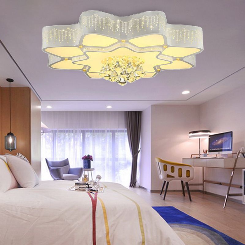 21"/24.5"/31.5" W Flower Crystal Flush Mount Lamp Modern LED Living Room Ceiling Mounted Fixture in White