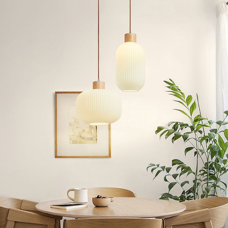 Lampe à suspension géométrique en bois léger créatif moderne avec une teinte en verre blanche