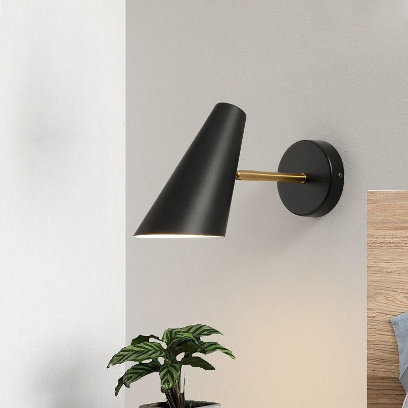 Single Black Modernism Wall Mounted Sconce Iron Wall Light Bedroom