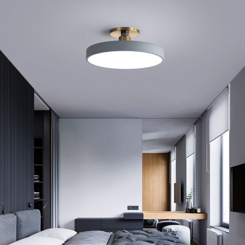 Modern beknopte cirkelvormige led plafondlamp smeedijzeren macaron semi -flush mount met acryl schaduw