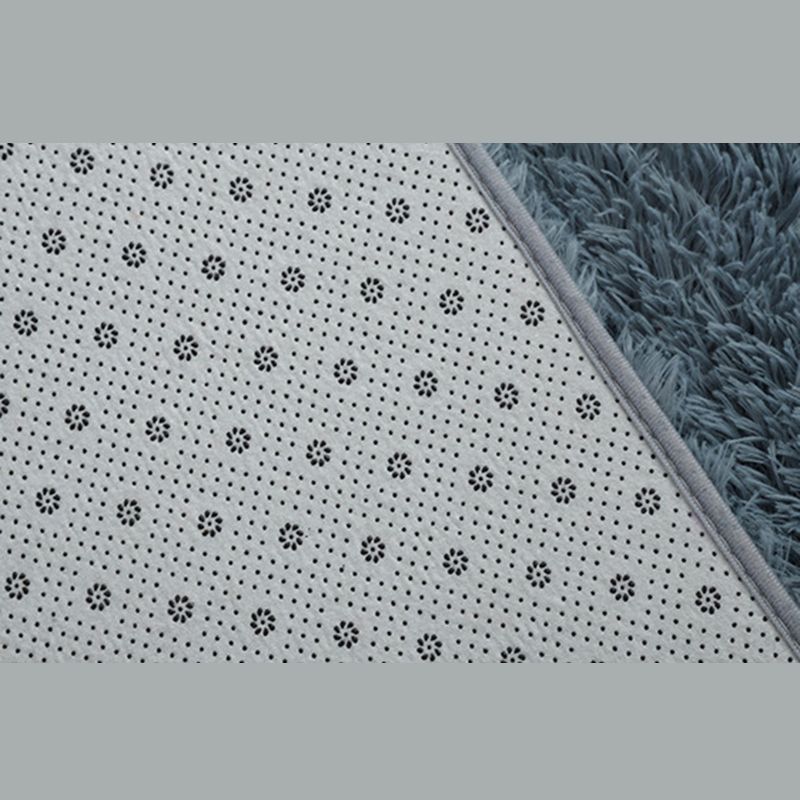 Tapis moderne décontracté.